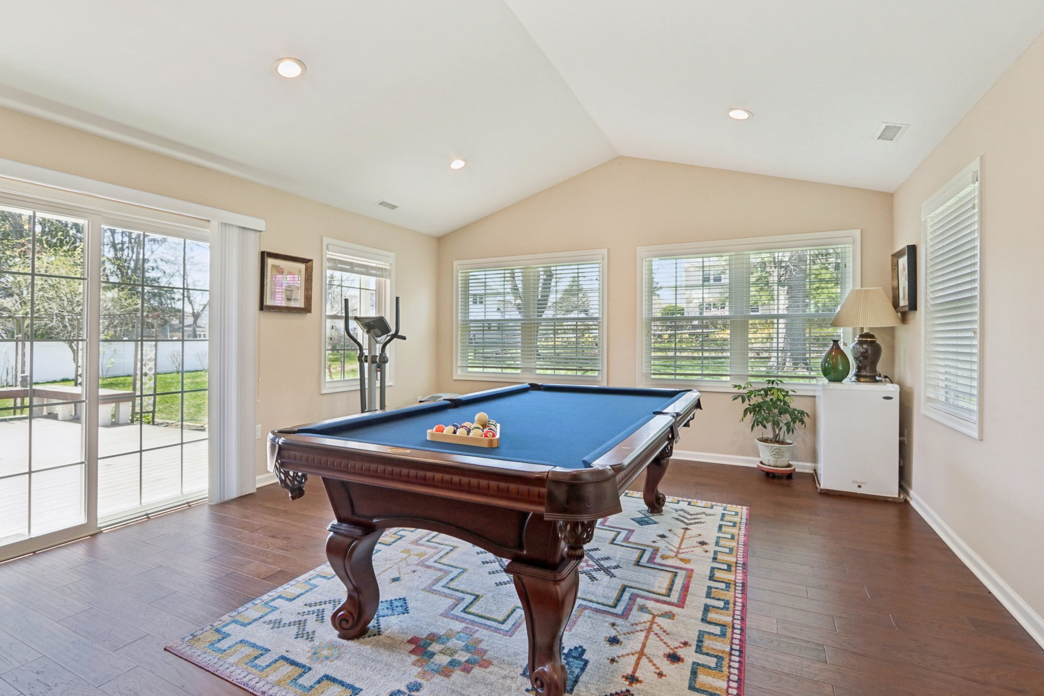 Pickering Dr-S0904-047.jpg