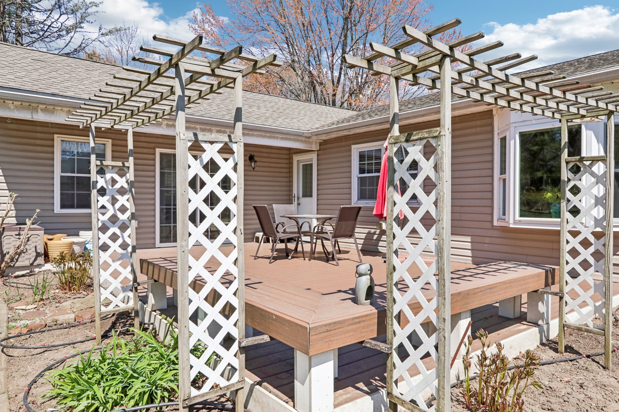 Pickering Dr-S0904-057.jpg