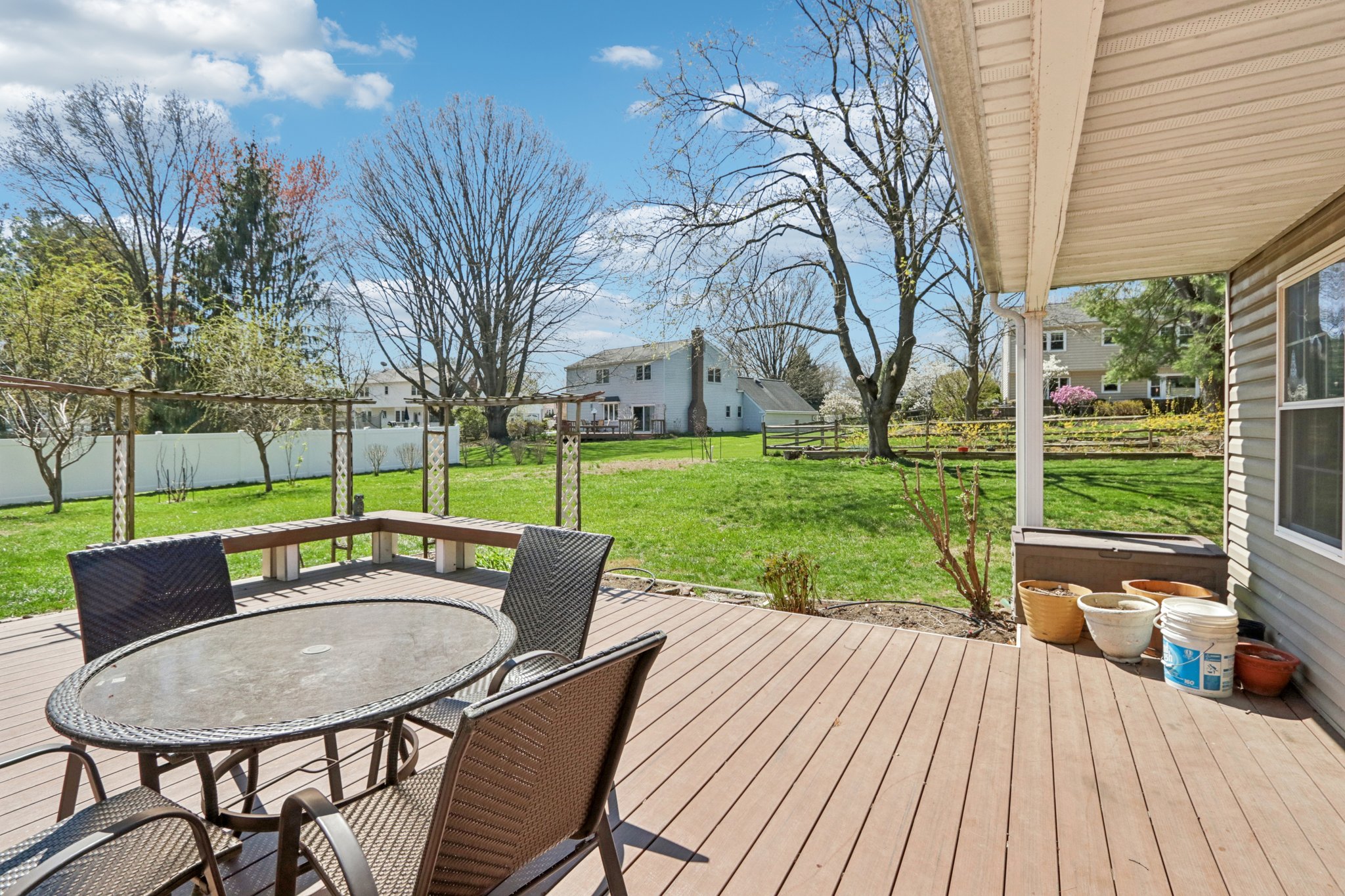 Pickering Dr-S0904-059.jpg