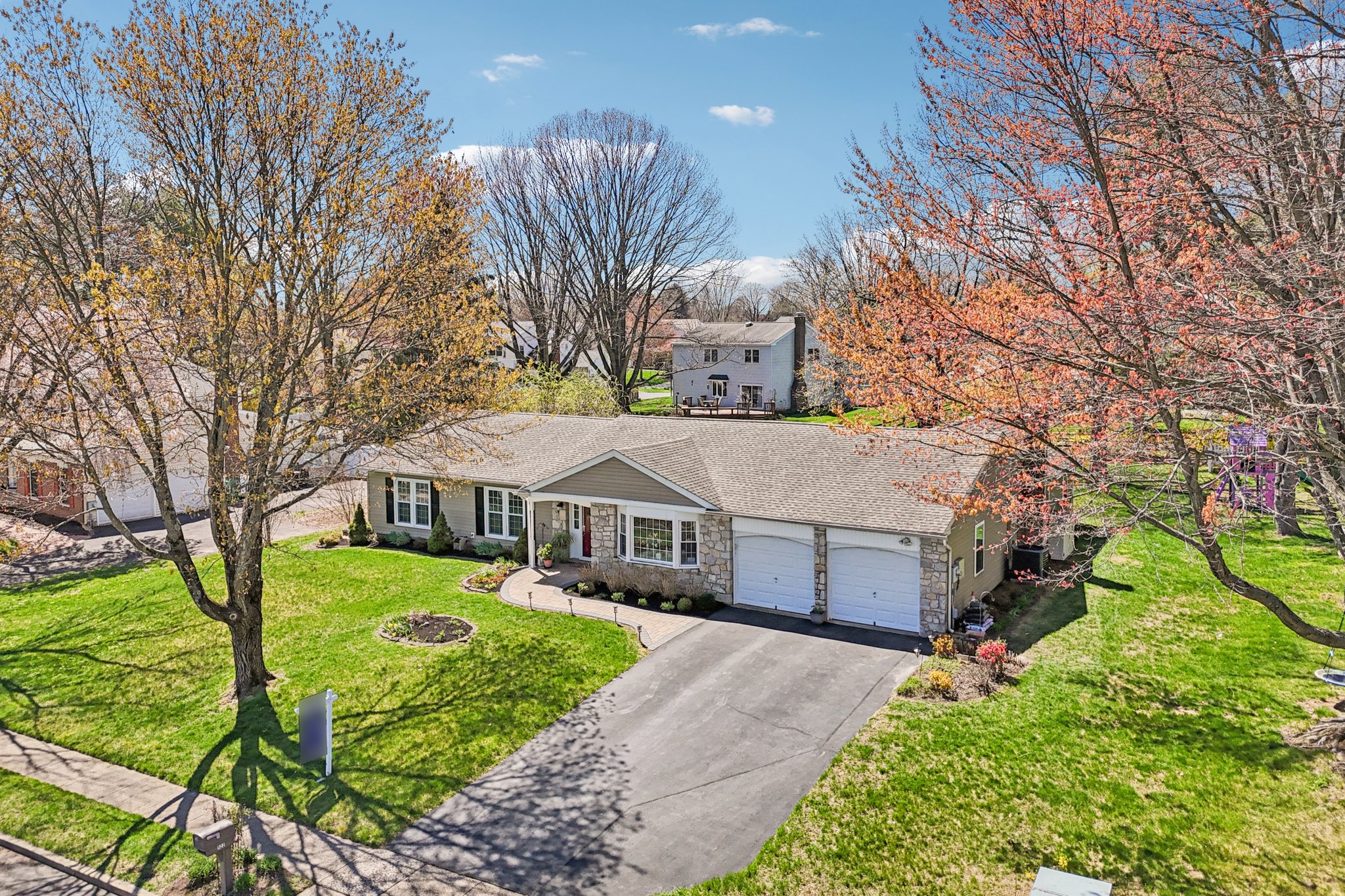 Pickering Dr-S0904-065.jpg