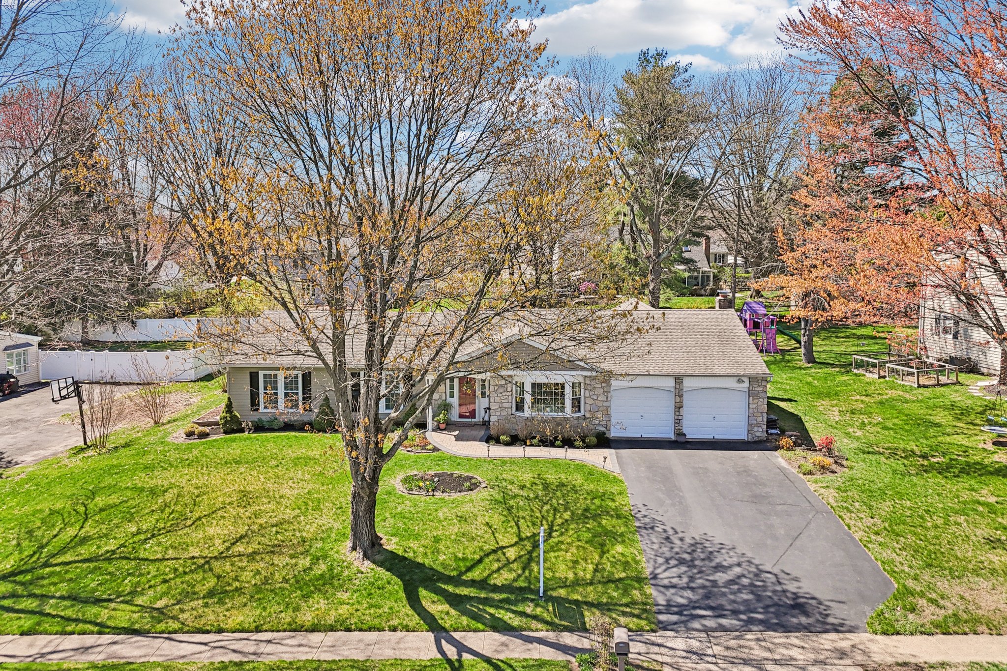 Pickering Dr-S0904-066.jpg