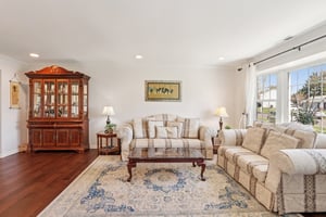 Pickering Dr-S0904-007.jpg