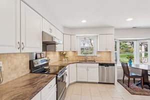 Pickering Dr-S0904-026.jpg