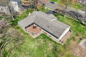 Pickering Dr-S0904-071.jpg