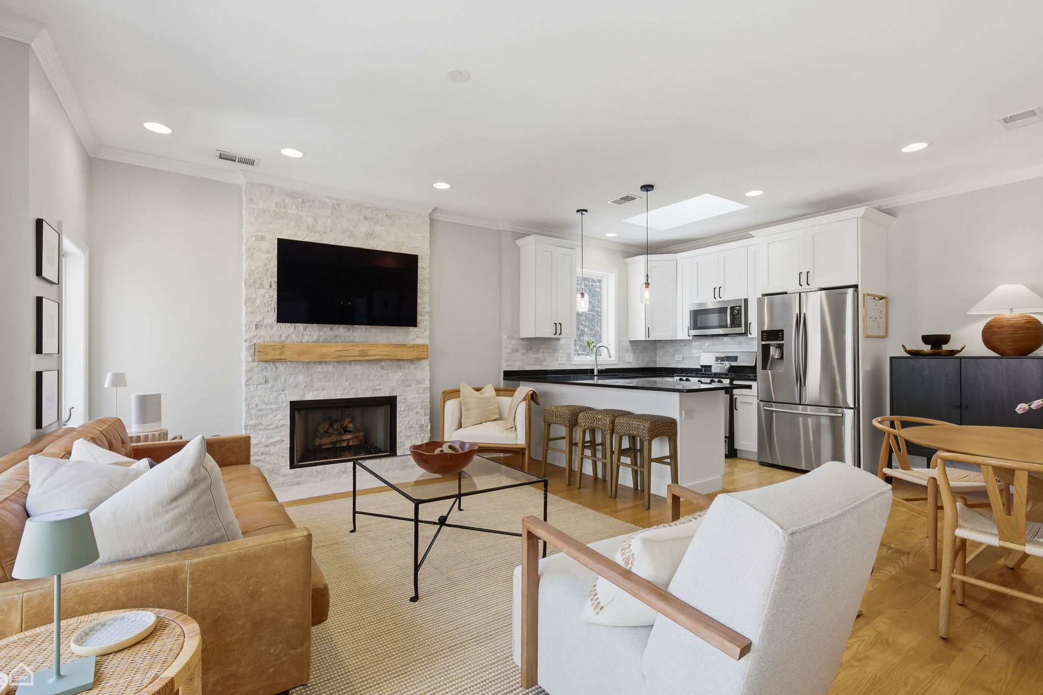 923 W Altgeld St 4 - Jason Stratton_007