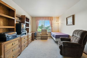 9231 Catherine Ct_017