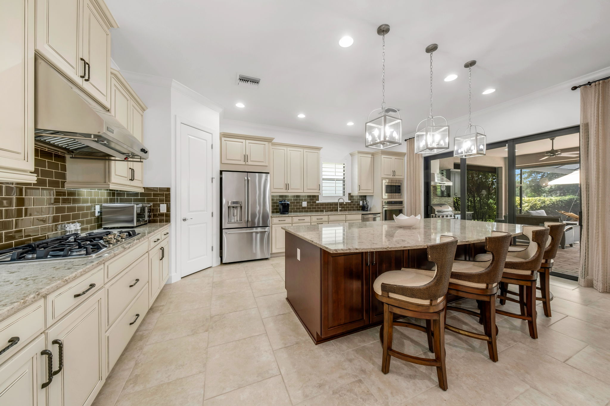 Breakfast Bar - Kitchen