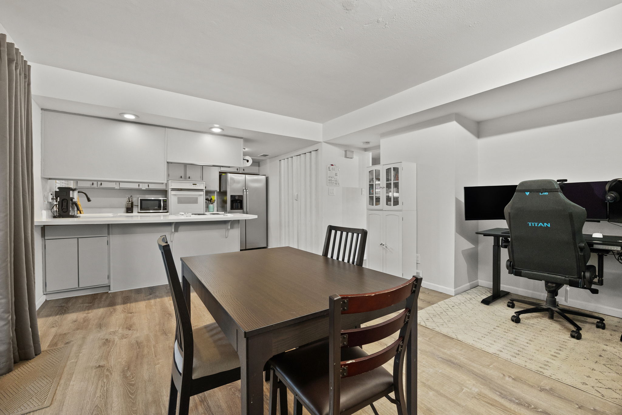 Spacious dining room with nook