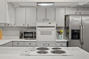 Light & bright kitchen