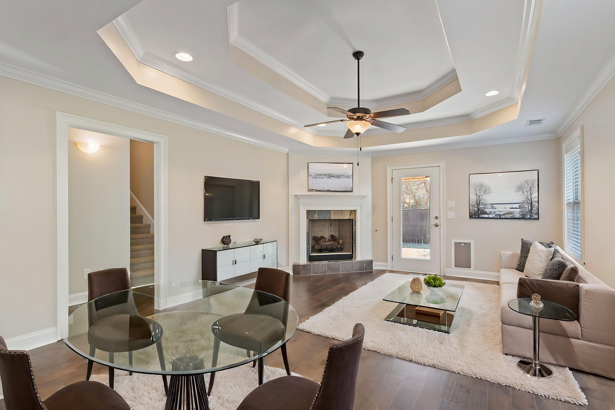 DSC06277 virtually staged.jpeg