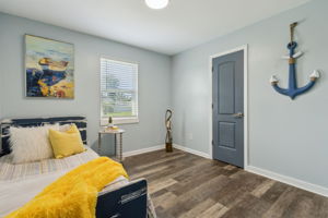 The 2nd guest bedroom can easily accommodate a king bed ...
