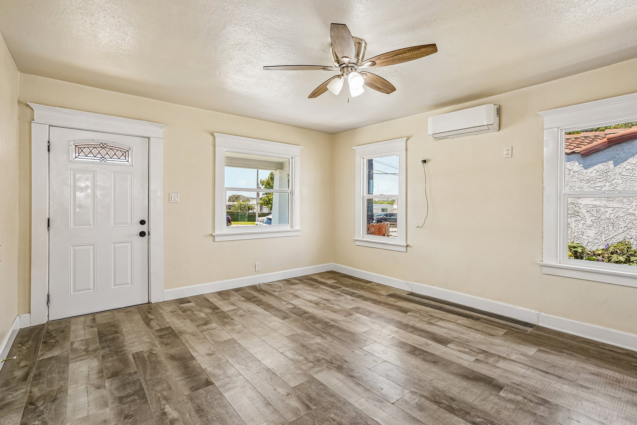 Frigate Ave-S2105-008.jpg