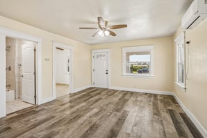 Frigate Ave-S2105-009.jpg