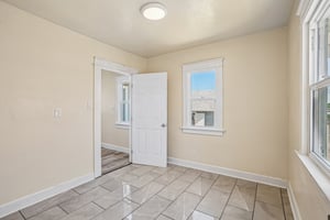 Frigate Ave-S2105-023.jpg