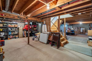 Full Size Basement waiting to be refinished!