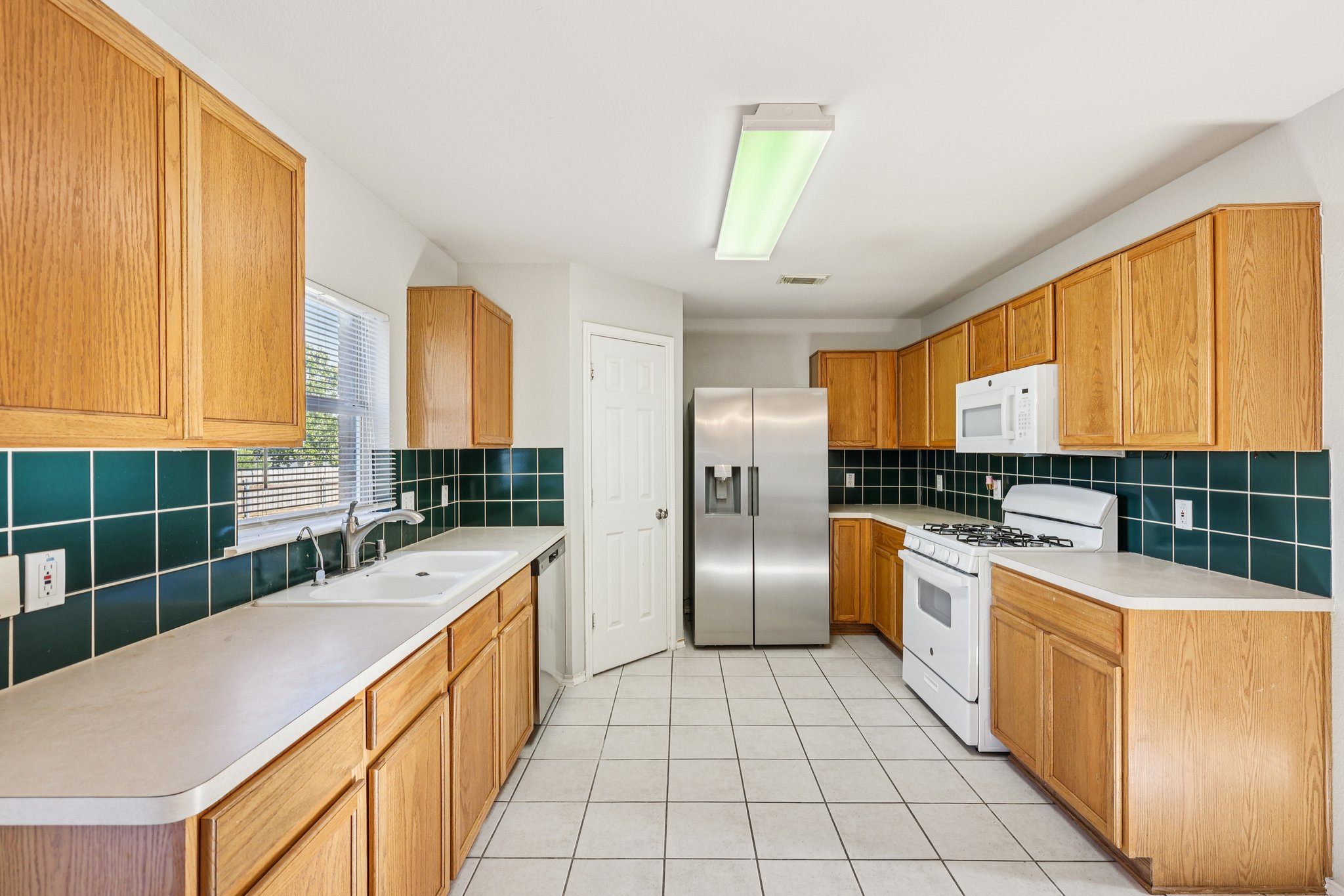 Melted Candle Cv-S1311-012.jpg