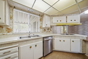  Photo 0