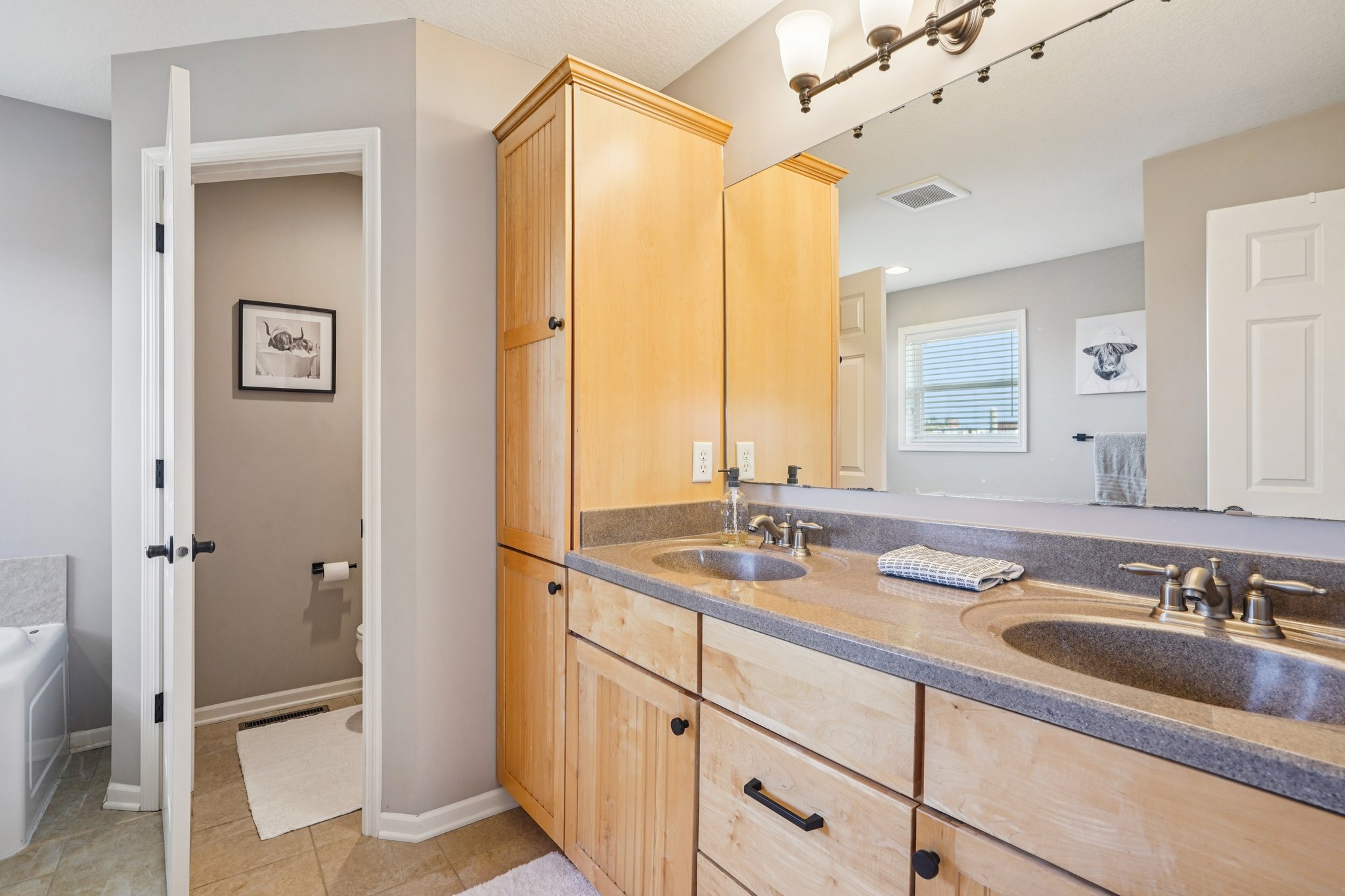 Ellendale Ln-S0411-038.jpg