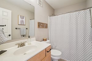 Ellendale Ln-S0411-037.jpg