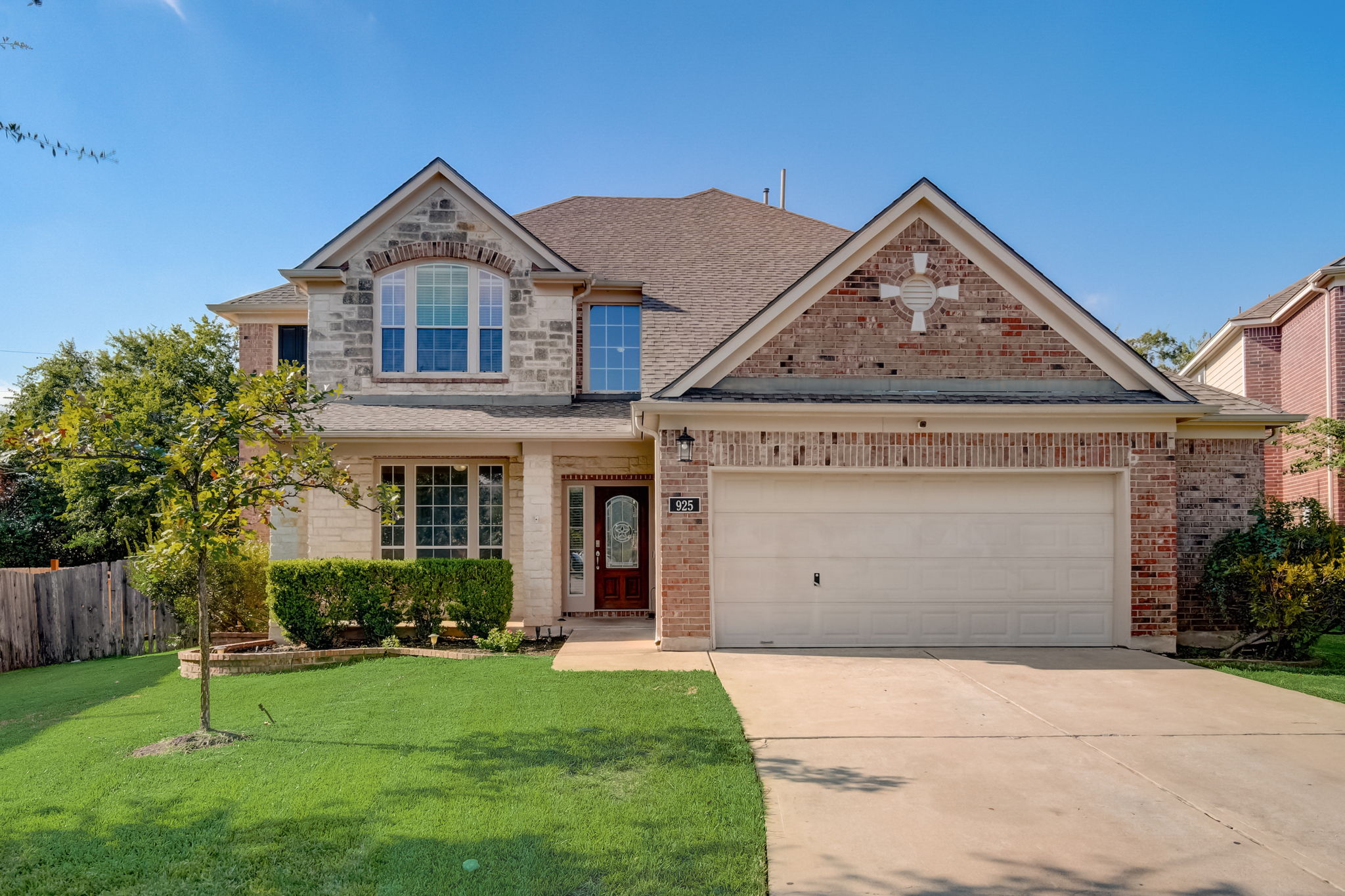  Bethpage Dr-005