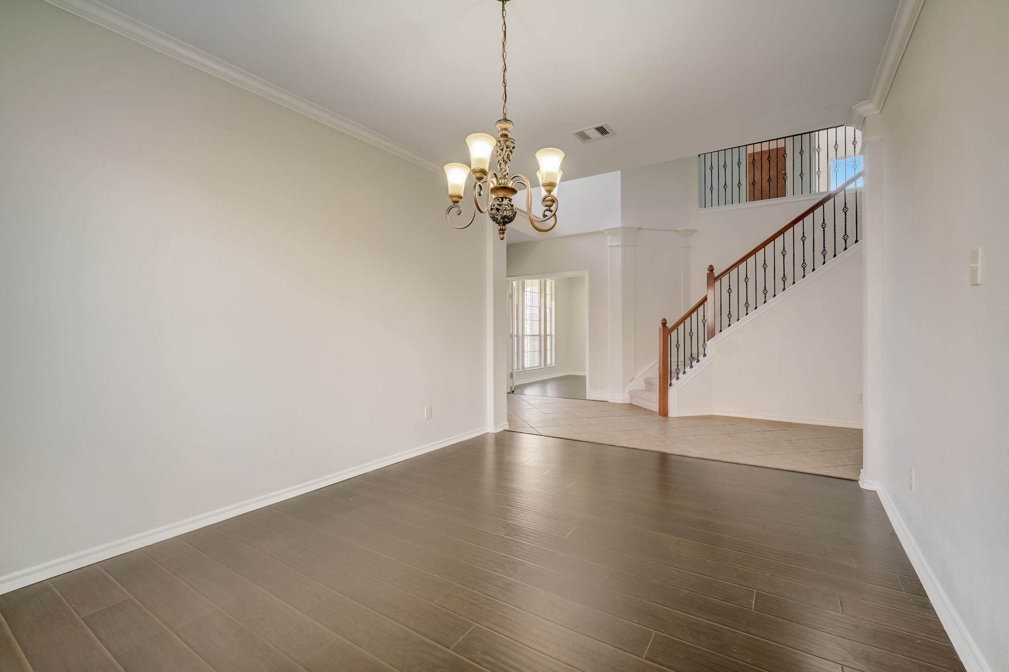  Bethpage Dr-013