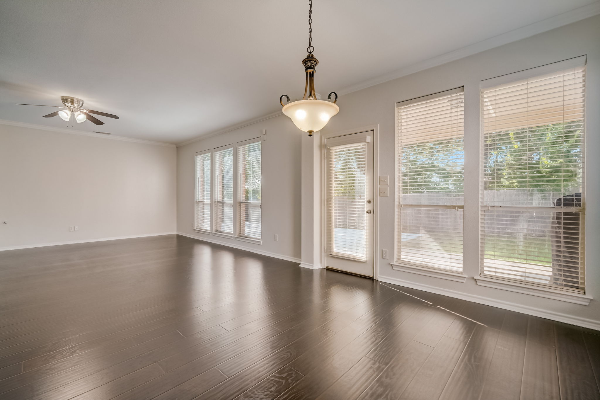  Bethpage Dr-019