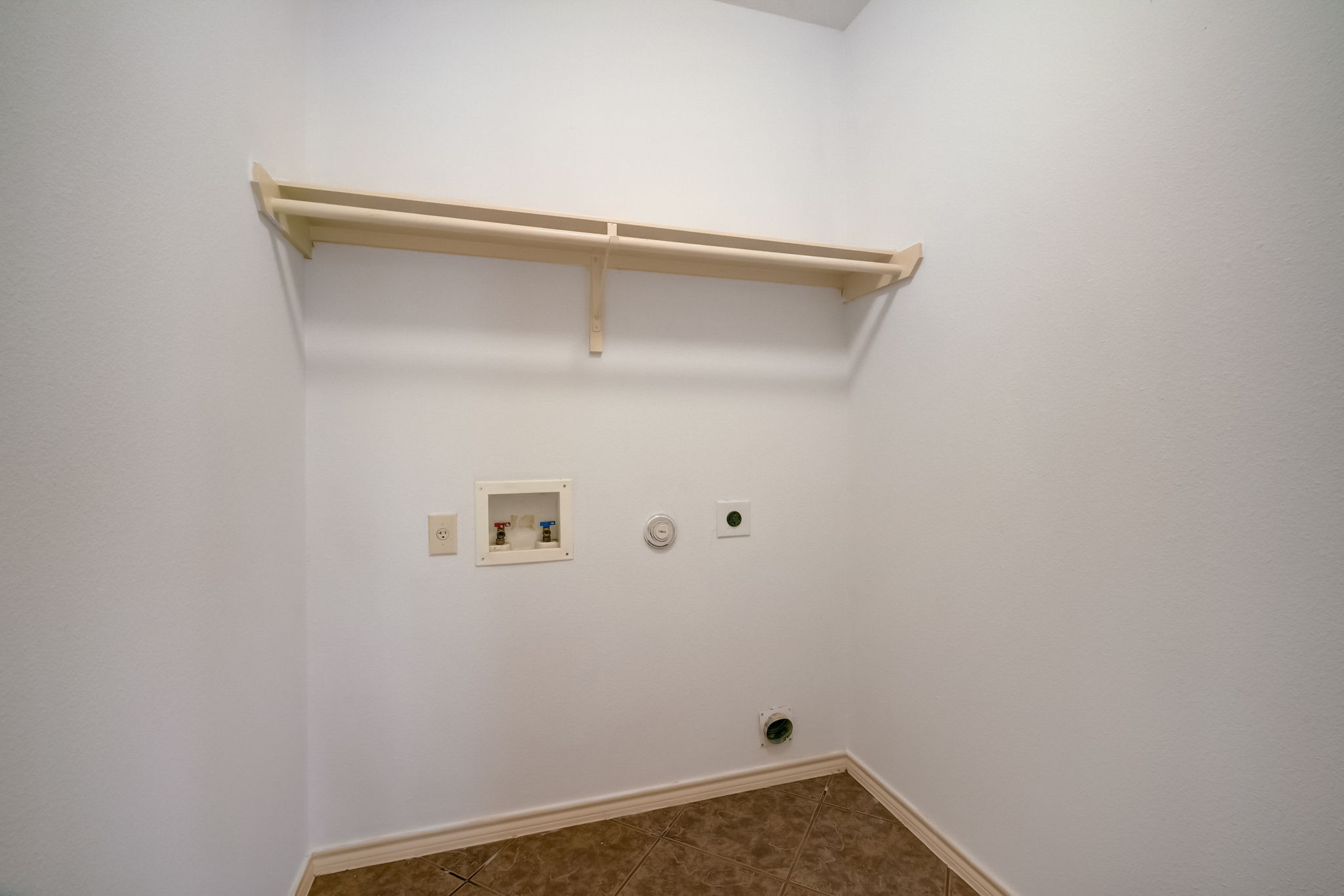  Bethpage Dr-048