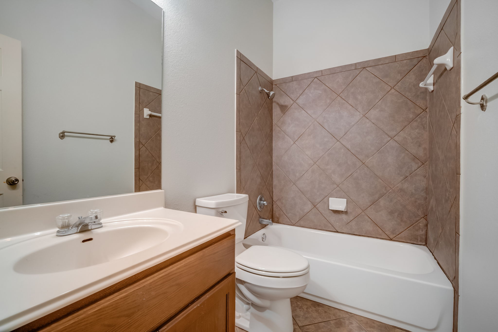  Bethpage Dr-039