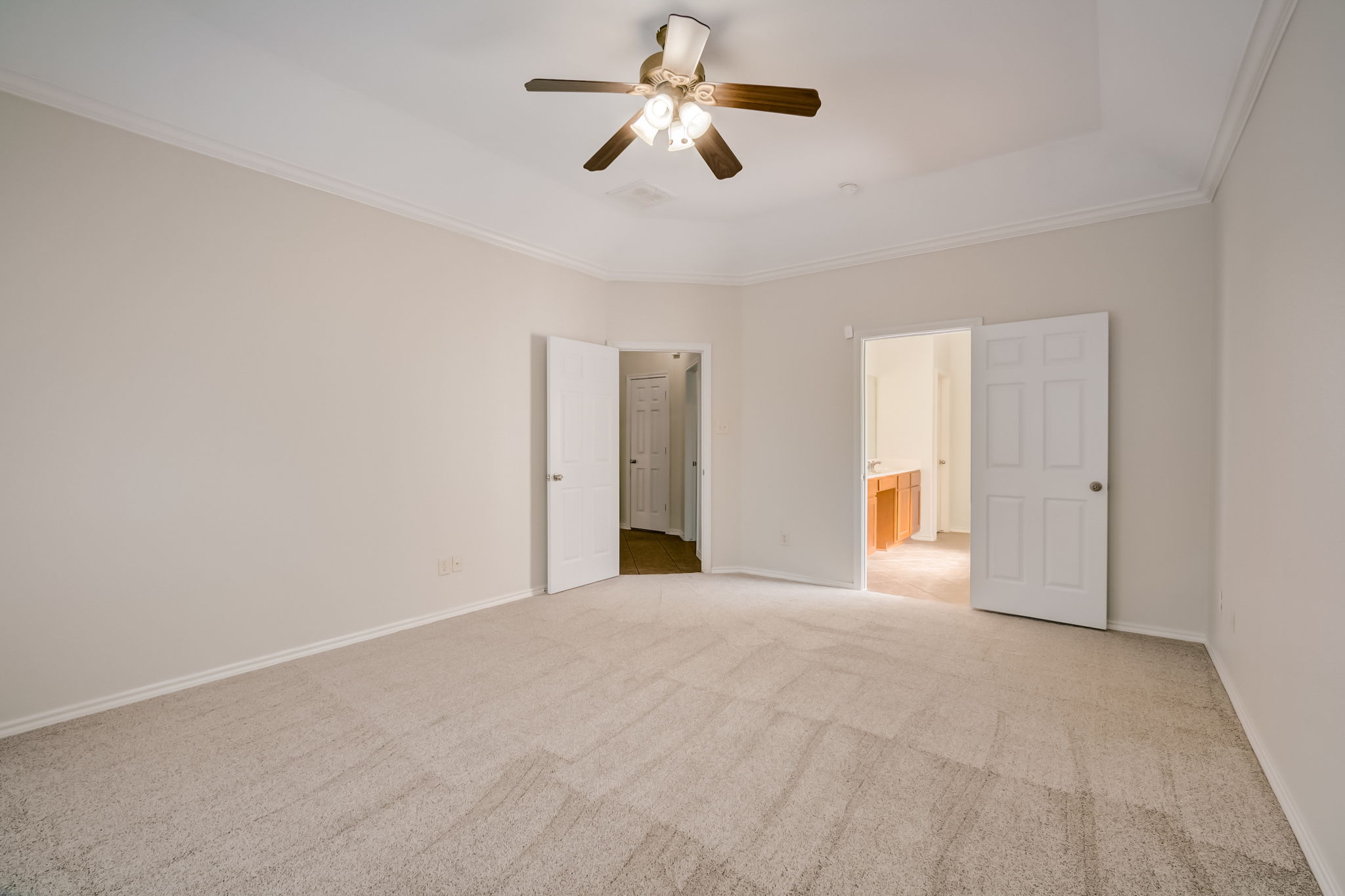  Bethpage Dr-043