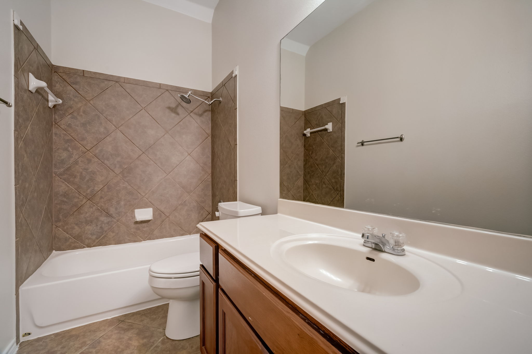  Bethpage Dr-032