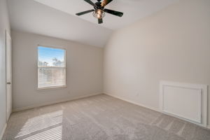  Bethpage Dr-035