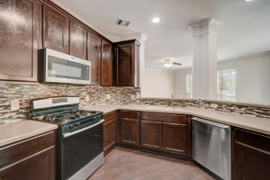  Bethpage Dr-024