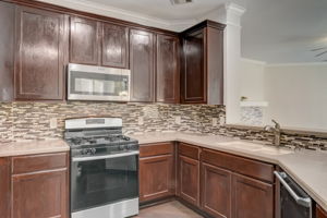  Bethpage Dr-023