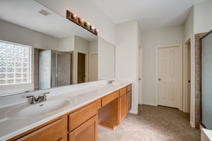  Bethpage Dr-044