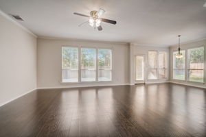  Bethpage Dr-014