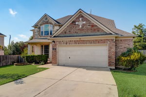  Bethpage Dr-001