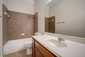  Bethpage Dr-032