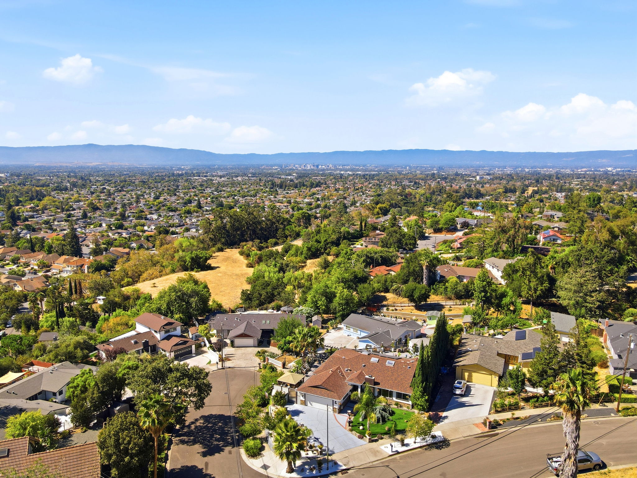 012_F8_AERIAL_925 Dorel Dr