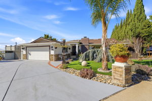 003_F8_925 Dorel Dr