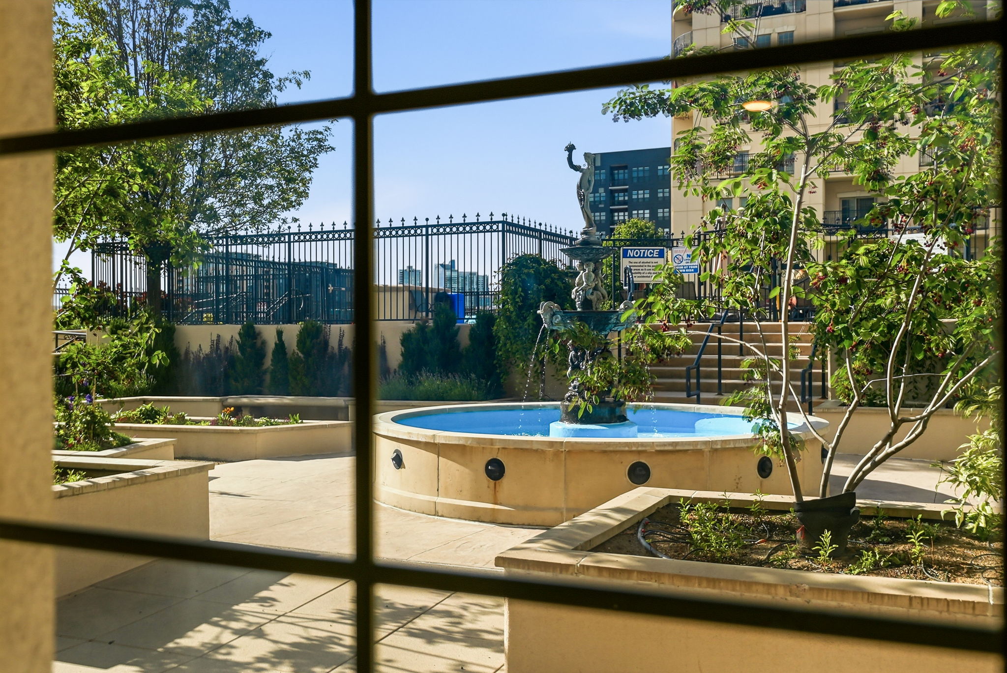  Photo 71