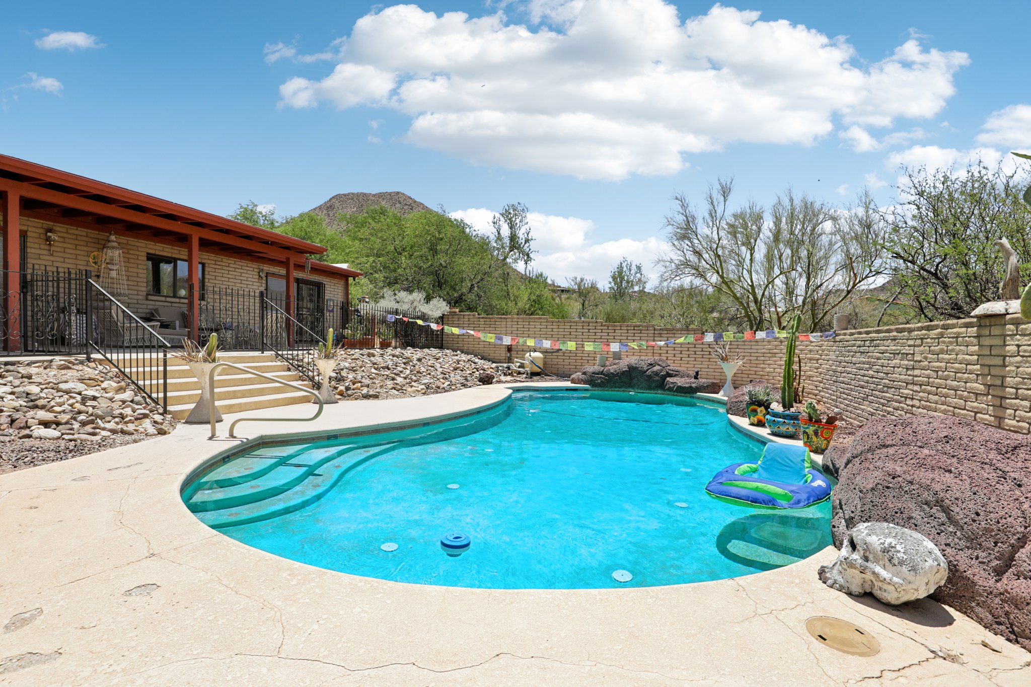 N Smoketree Cir-2106-070.jpg