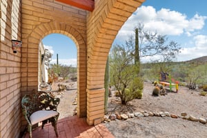 N Smoketree Cir-2106-004.jpg