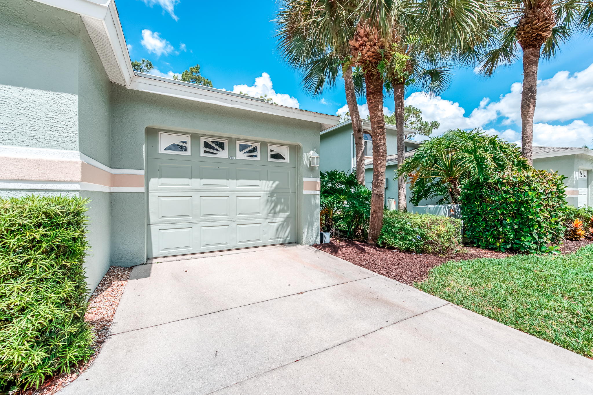 925 New Waterford Dr, Naples, FL 34104, USA Photo 3