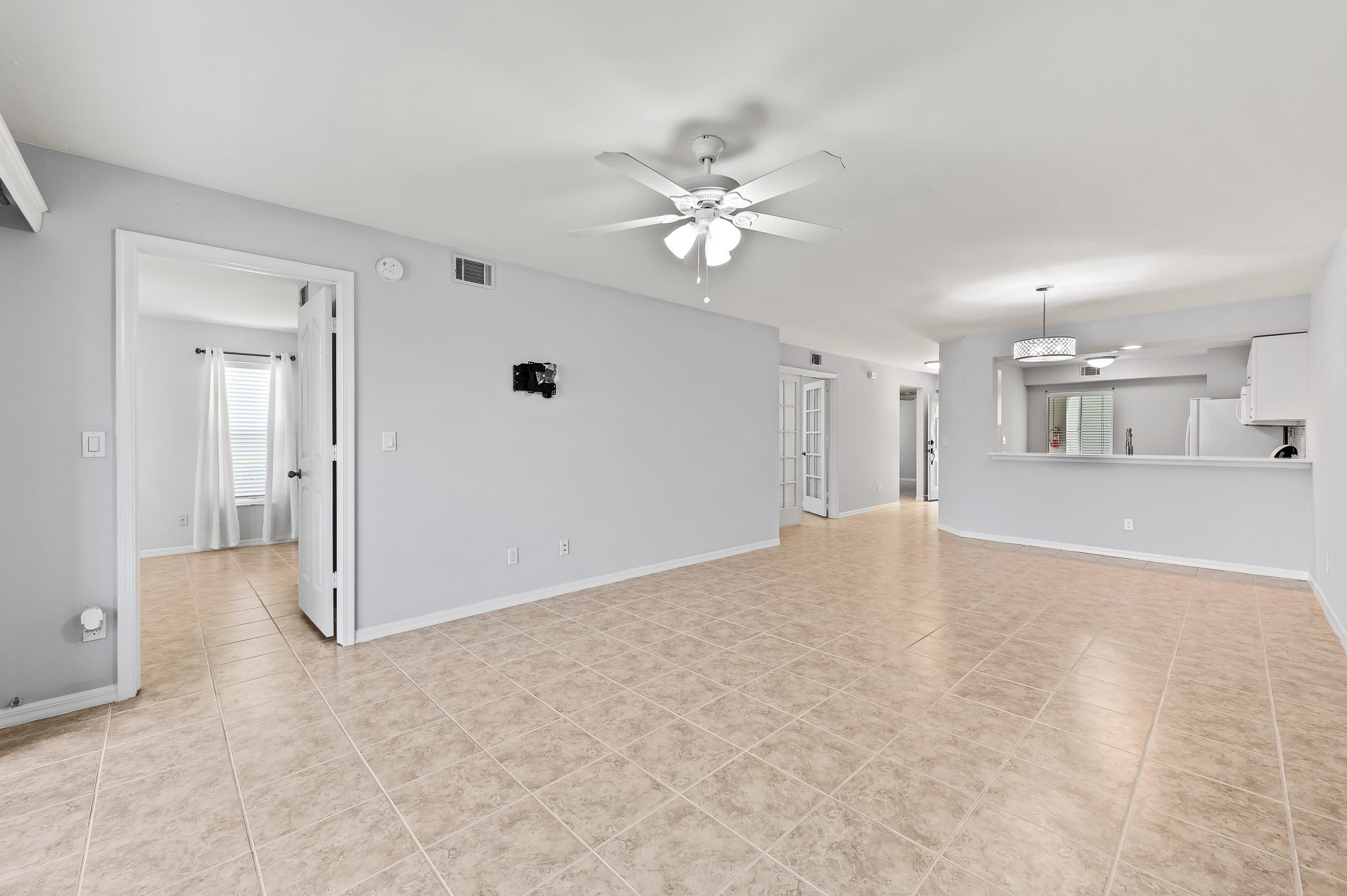925 New Waterford Dr, Naples, FL 34104, USA Photo 9