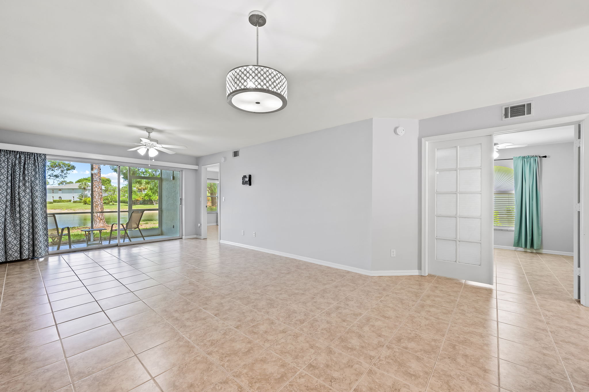 925 New Waterford Dr, Naples, FL 34104, USA Photo 8