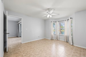 925 New Waterford Dr, Naples, FL 34104, USA Photo 16