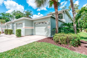 925 New Waterford Dr, Naples, FL 34104, USA Photo 1