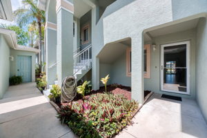 925 New Waterford Dr, Naples, FL 34104, USA Photo 3