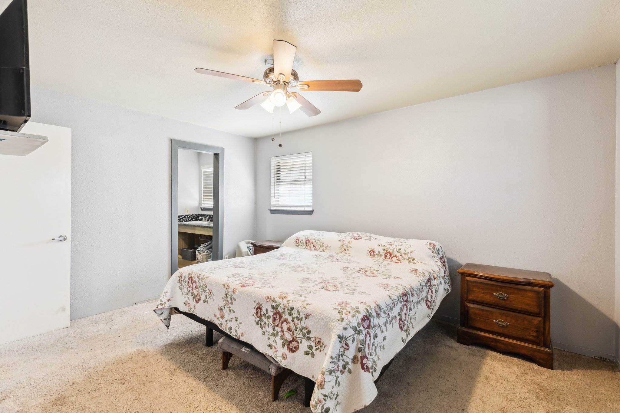 925 SW 94th St_020.jpg
