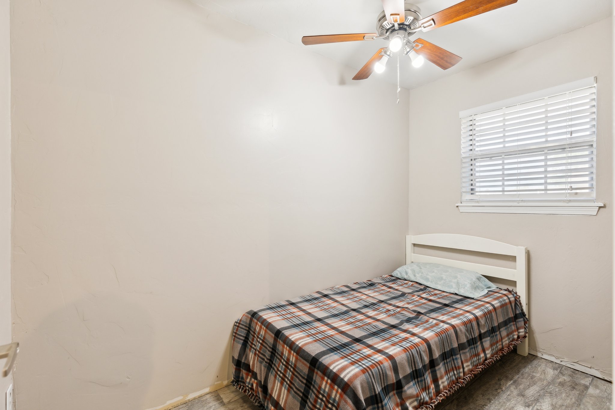 925 SW 94th St_028.jpg